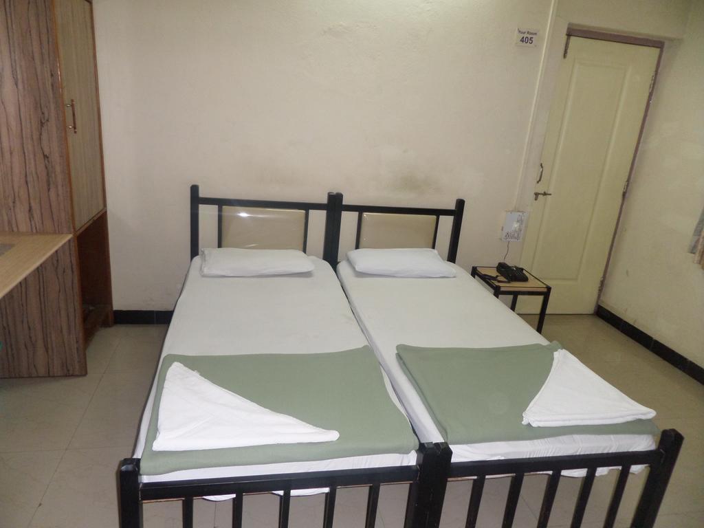 Chalukya Deluxe Kolhapur Ngoại thất bức ảnh