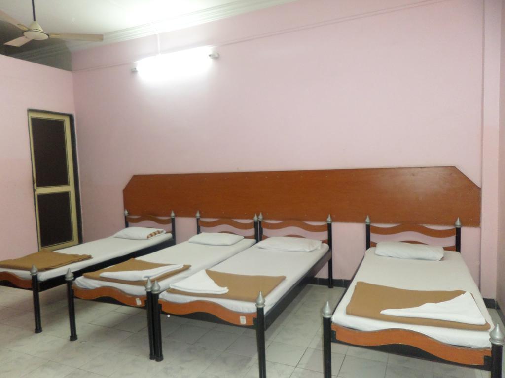Chalukya Deluxe Kolhapur Ngoại thất bức ảnh