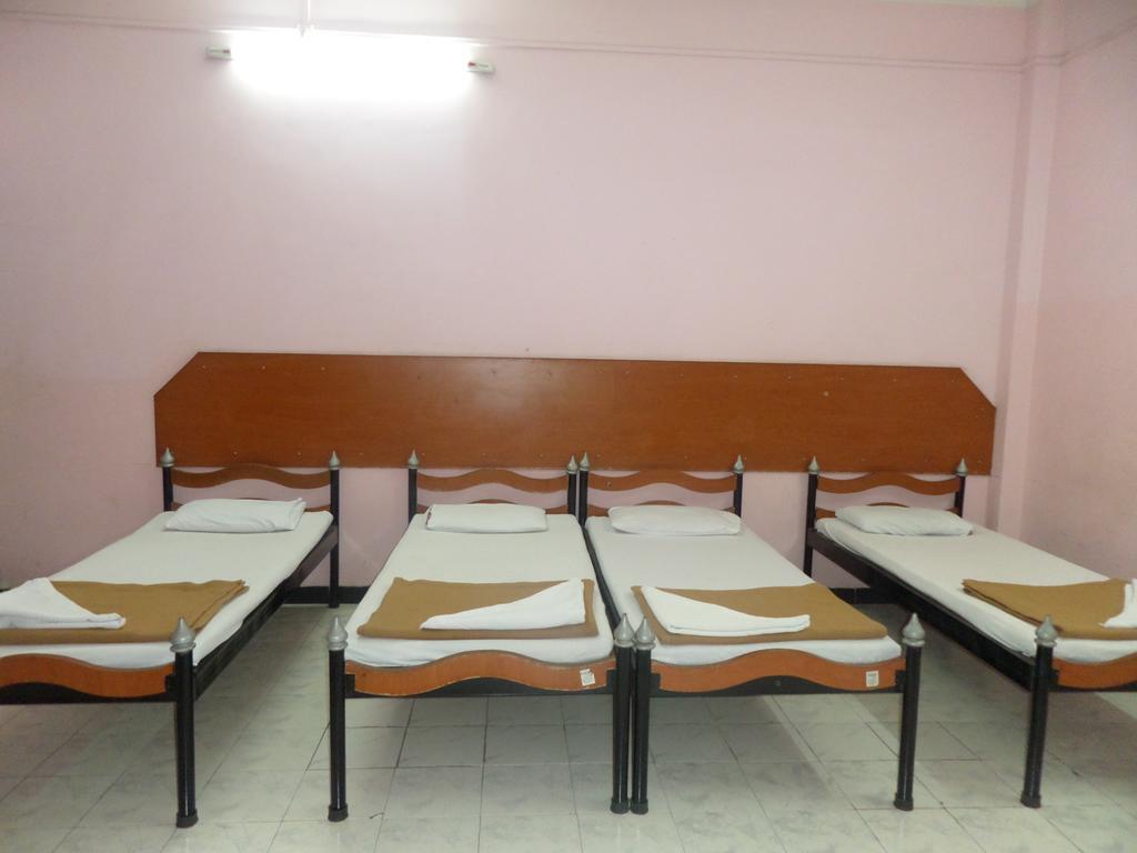 Chalukya Deluxe Kolhapur Ngoại thất bức ảnh