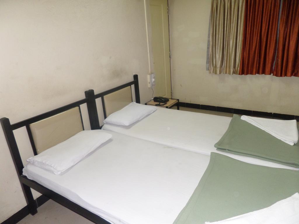 Chalukya Deluxe Kolhapur Ngoại thất bức ảnh