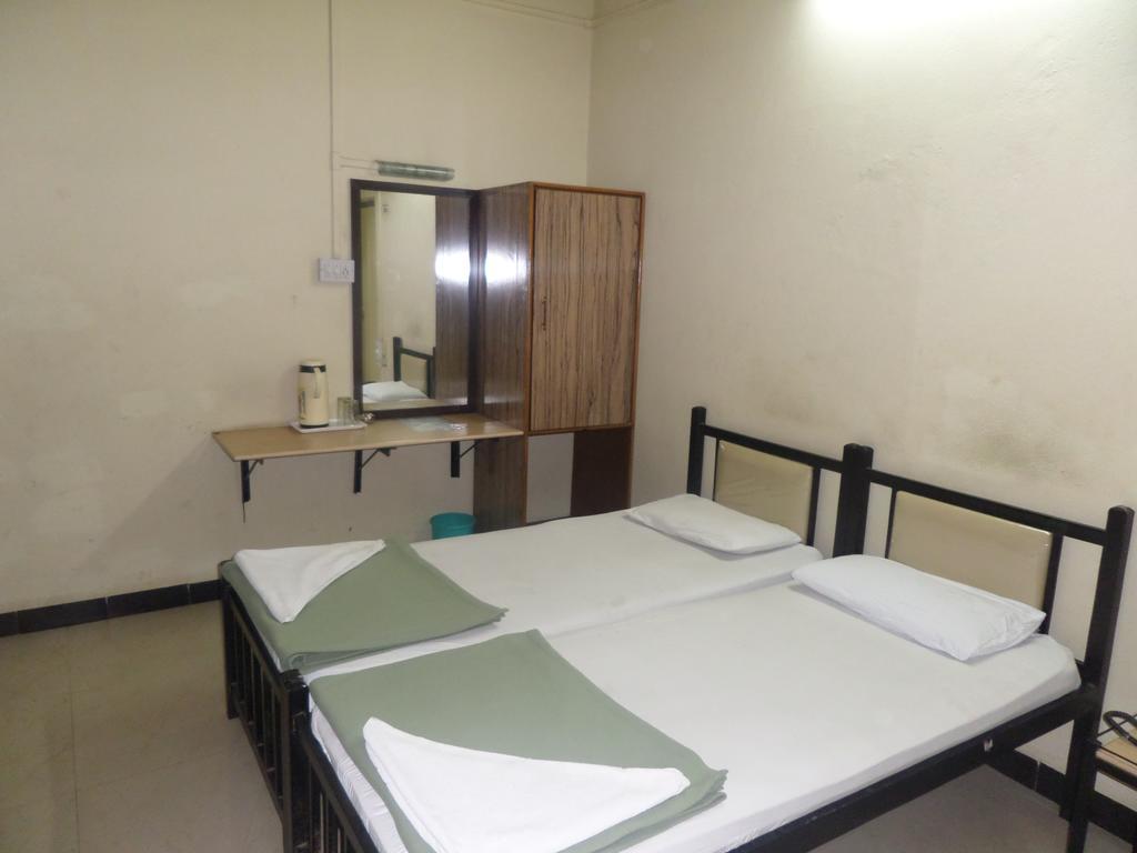 Chalukya Deluxe Kolhapur Ngoại thất bức ảnh