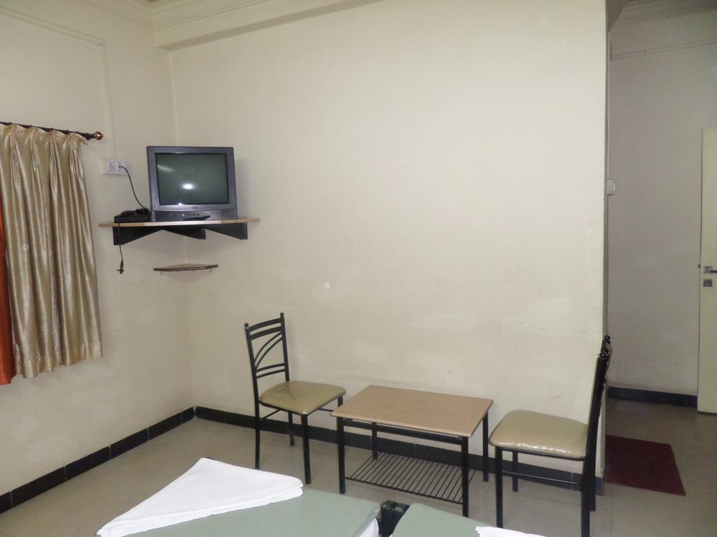 Chalukya Deluxe Kolhapur Ngoại thất bức ảnh